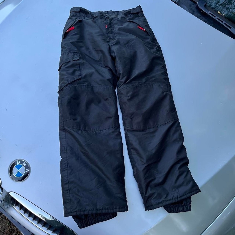 Champion youth Black insulated ski pants with red accents #skiing
L (12-14)